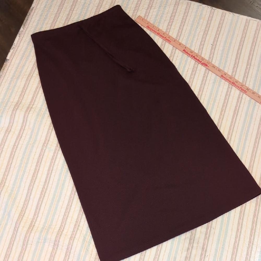 🌼New York & Company Deep Burgundy Pencil Skirt